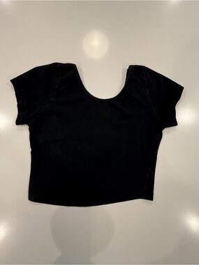 Basic Top Women’s Small Black Shortsleeve Crop Top Stretchy Scoop Neck And Back